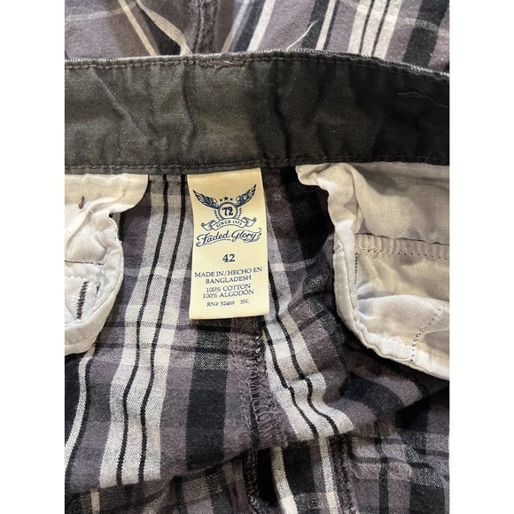 Fade and Glory Plaid Cargo Shorts -‎ Mens 42 - Picture 3 of 3